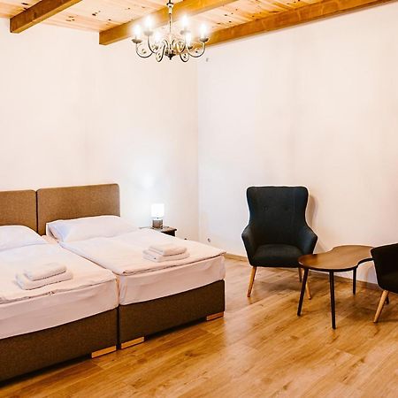 Sziklavendeghaz Aparthotel Veszprém Екстериор снимка