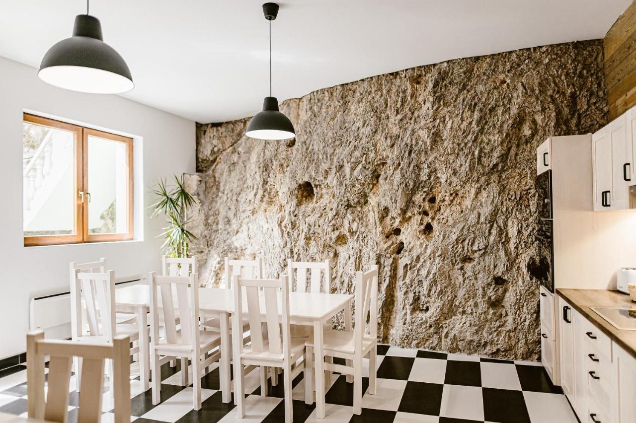 Sziklavendeghaz Aparthotel Veszprém Екстериор снимка