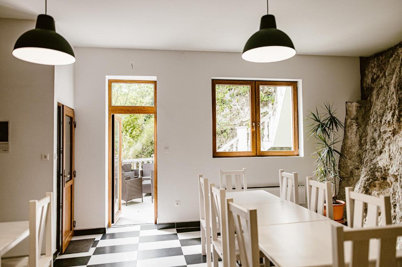 Sziklavendeghaz Aparthotel Veszprém Екстериор снимка