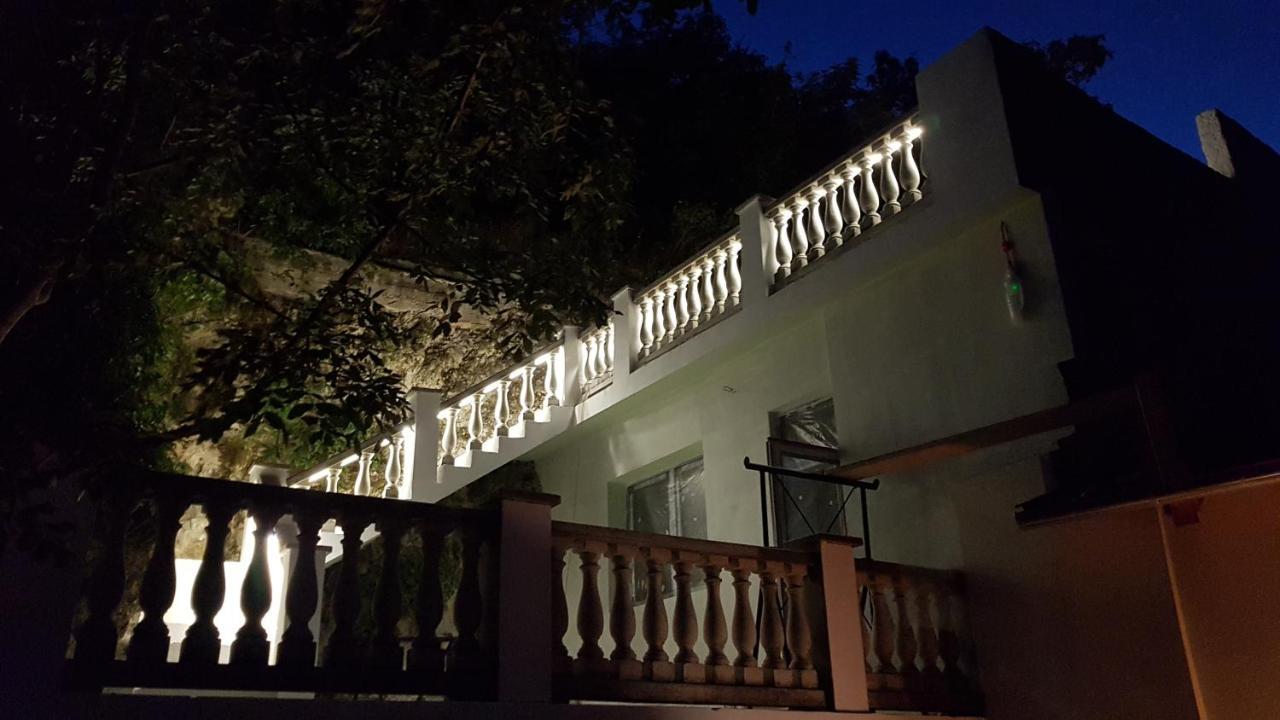 Sziklavendeghaz Aparthotel Veszprém Екстериор снимка