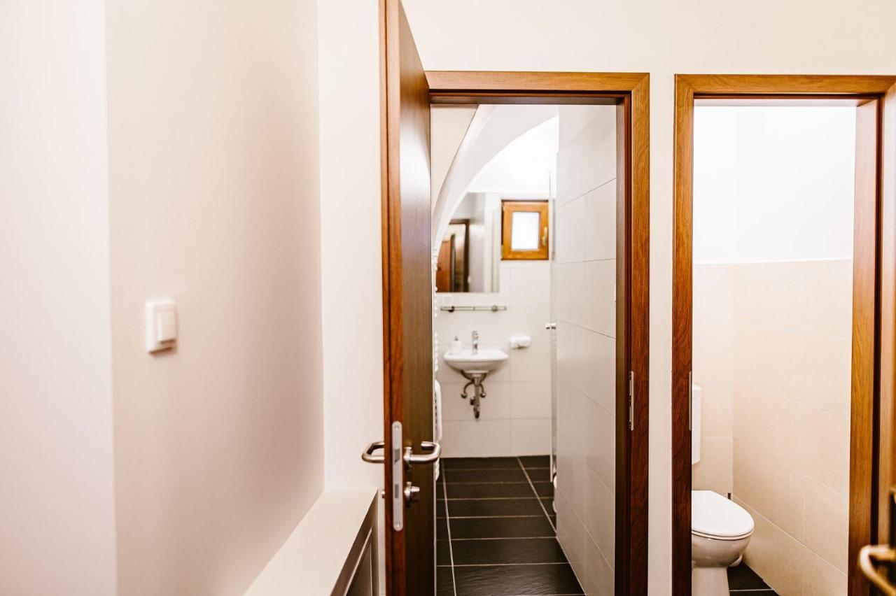 Sziklavendeghaz Aparthotel Veszprém Екстериор снимка