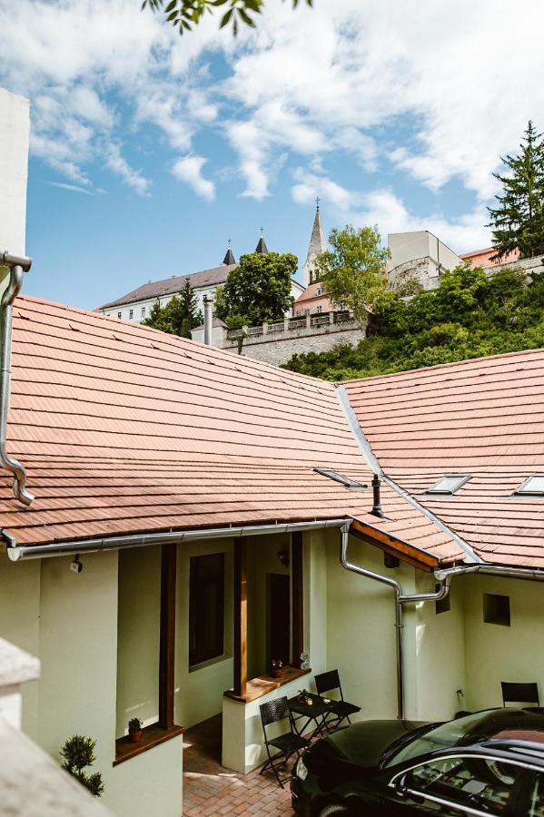 Sziklavendeghaz Aparthotel Veszprém Екстериор снимка
