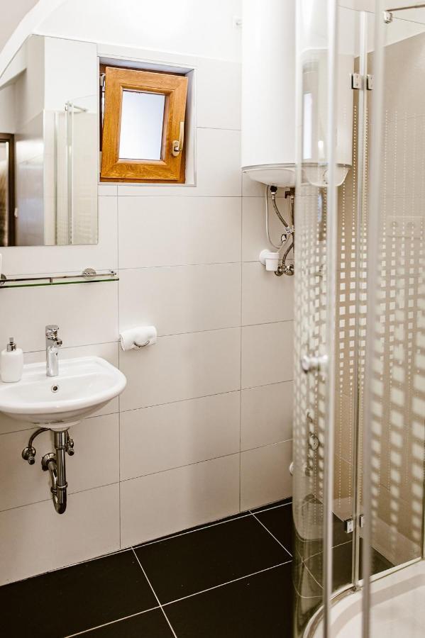 Sziklavendeghaz Aparthotel Veszprém Екстериор снимка